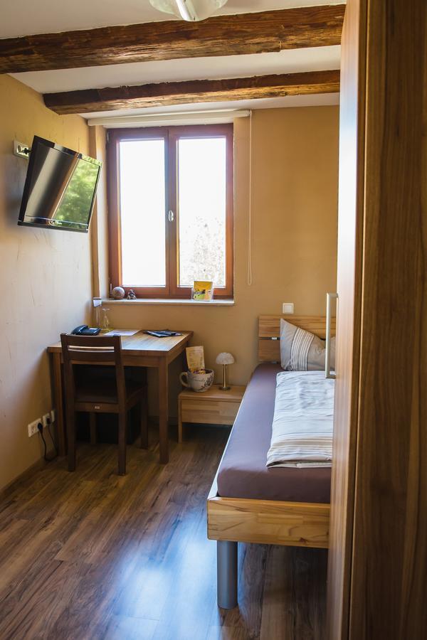 Wiernsheim Landhotel Im Hexenwinkel מראה חיצוני תמונה